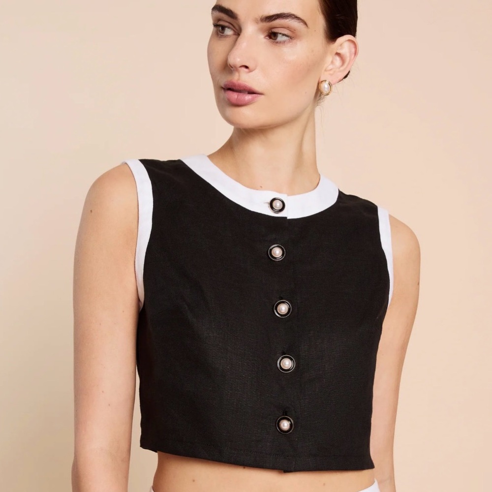 Black and White Sleeveless Button Crop Top